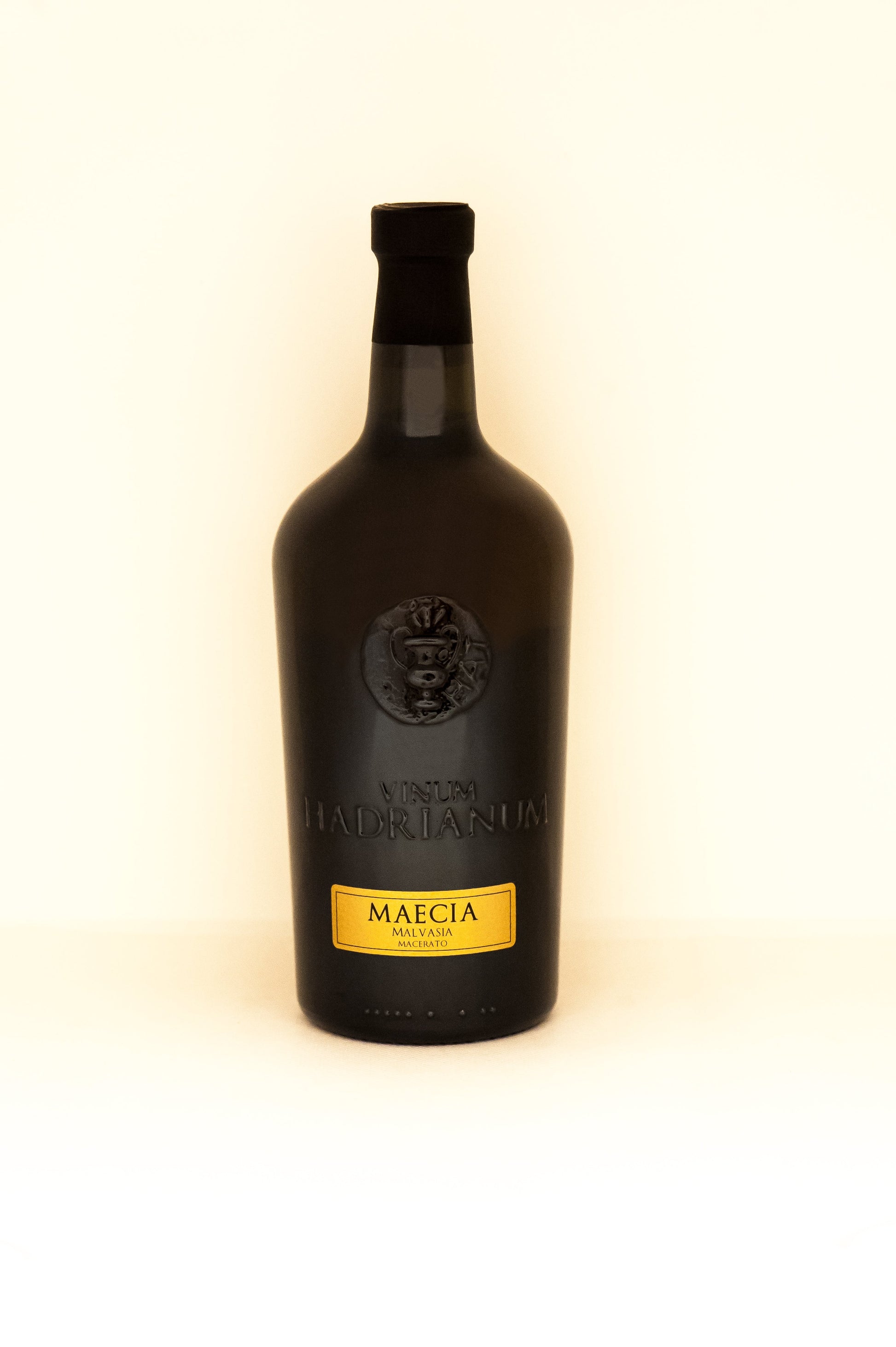 Maecia Malvasia Aromatic White, sweet and pleasant flavour due to  the  maceration, it has a splendid amber colour, 0.75L each | Vinum Hadrianum