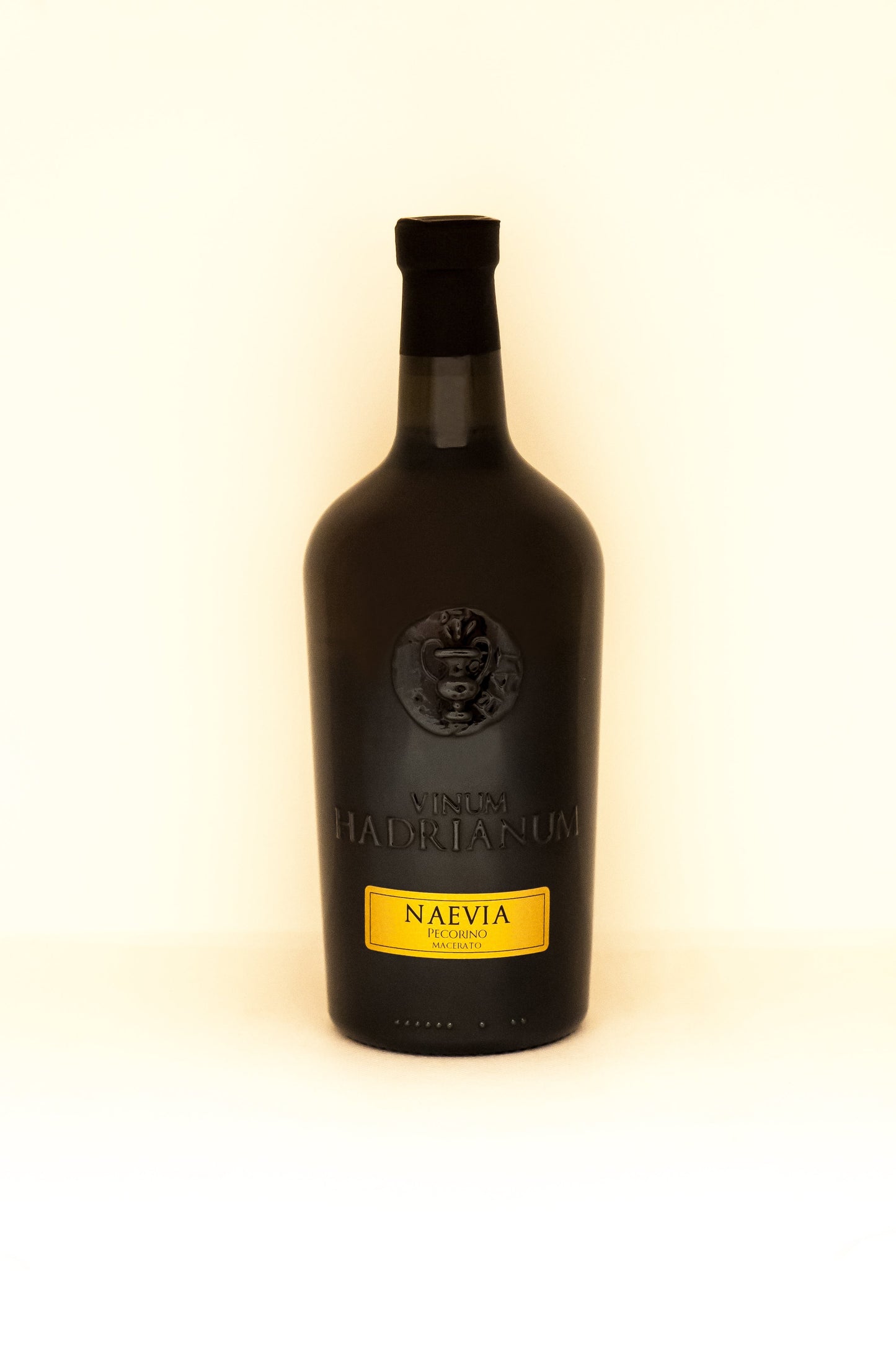 NAEVIA  Abruzzo DOC Pecorino Golden Yellow Wine | Vinum Hadrianum
